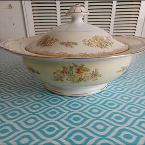 KIKUSUI  China COVERED BOWL W/ LID Floral Gold Trim JAPAN